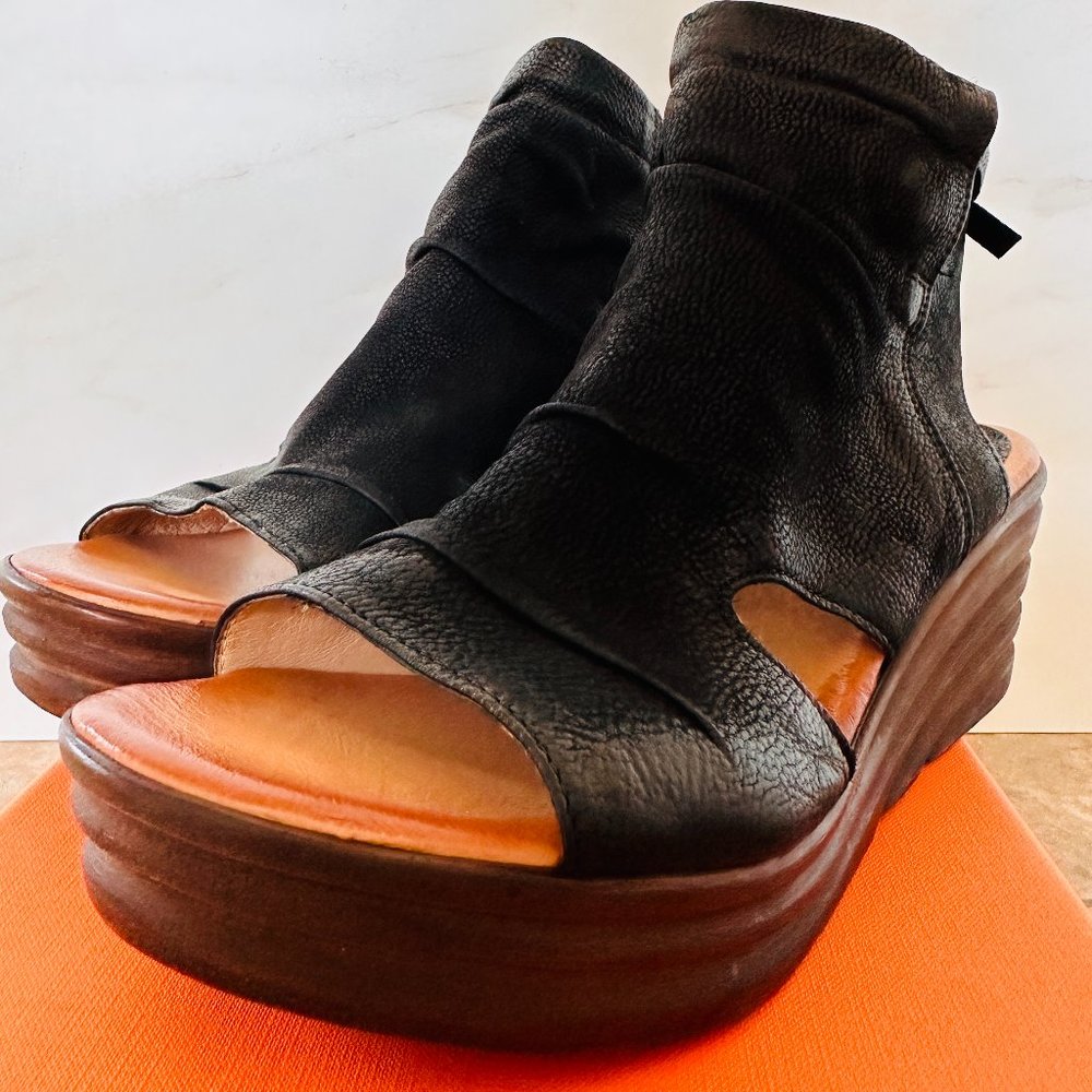 Miz Mooz | Anna Wedge Sandal | Size 10